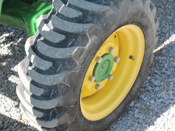 john-deere-3046r-image-10