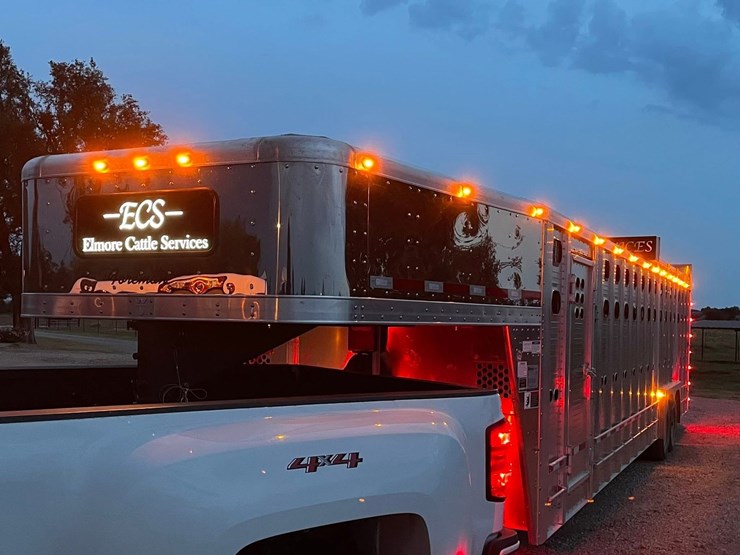 2021-wilson-foreman-8'x32'-livestock-trailer-image-4
