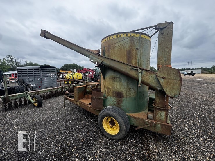 john-deere-700-image-2