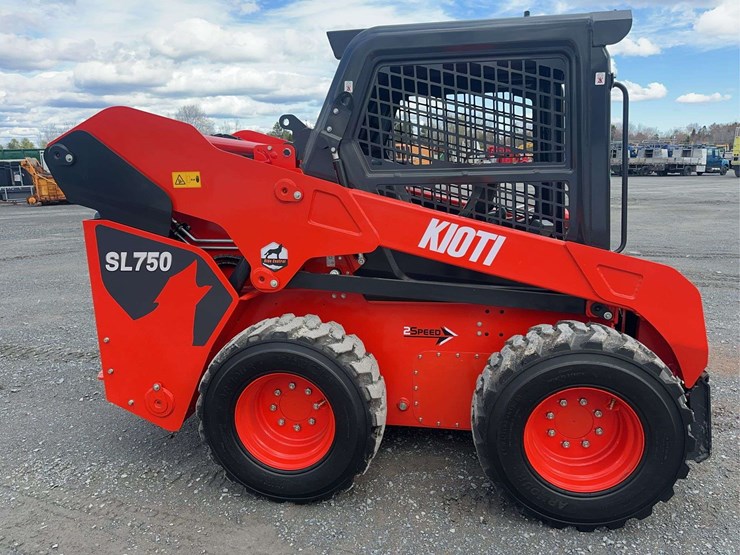 2024-(new/unused)-kioti-sl750u-wheeled-skid-steer-loader-image-4