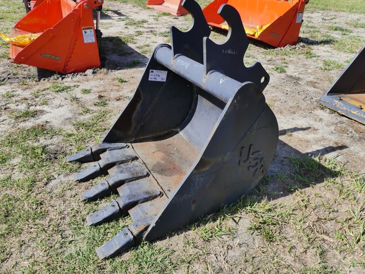 24"-excavator-bucket-image-2