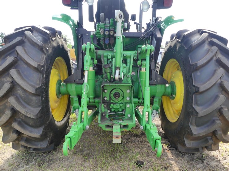 2023-john-deere-5105m-image-5