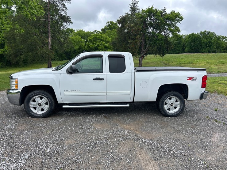 2013-chevrolet-silverado-1500-image-2