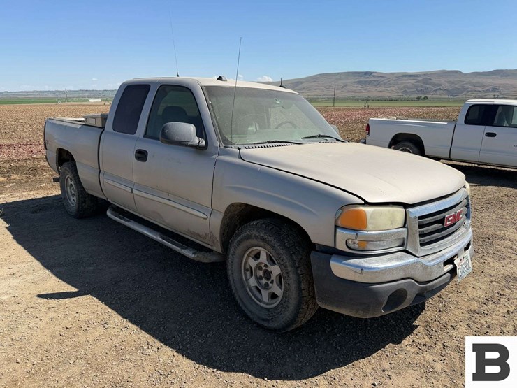 2004-gmc-sierra-1500-image-4