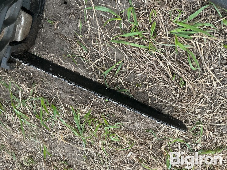 chainsaws-image-12