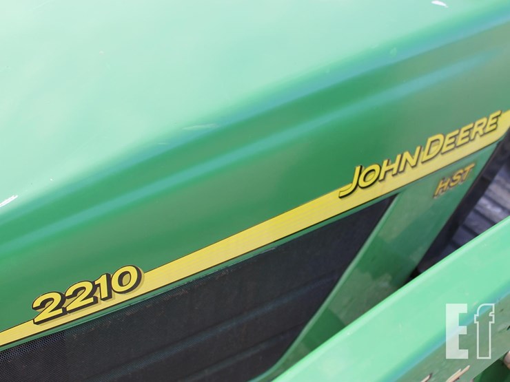 john-deere-2210-image-11