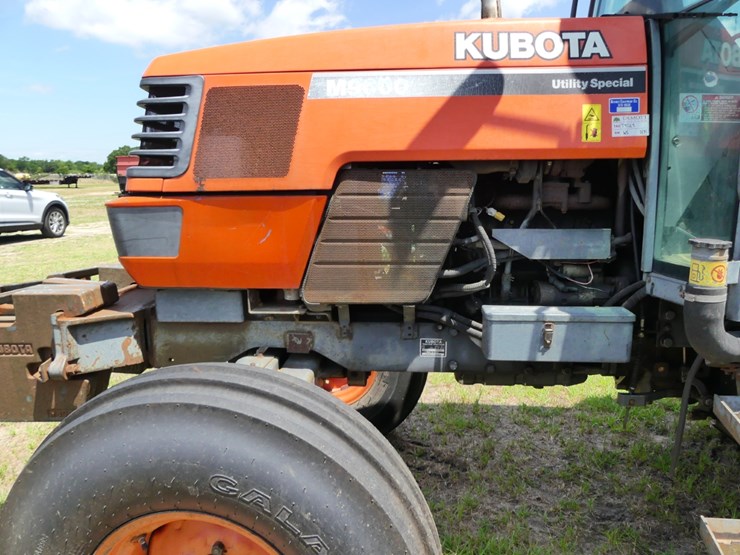 2001-kubota-m9000-image-9