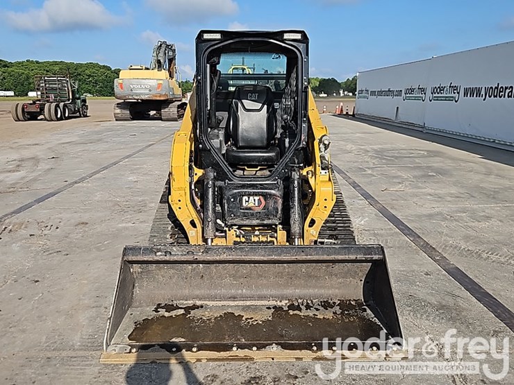 2025-caterpillar-255-image-13