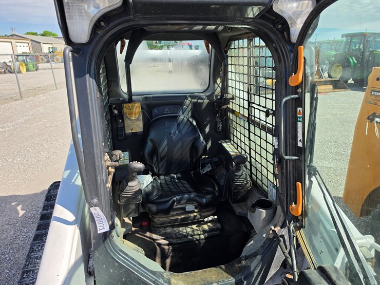 2013-bobcat-t650-image-7