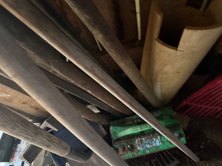 #71-•-various-yard-tools-image-4