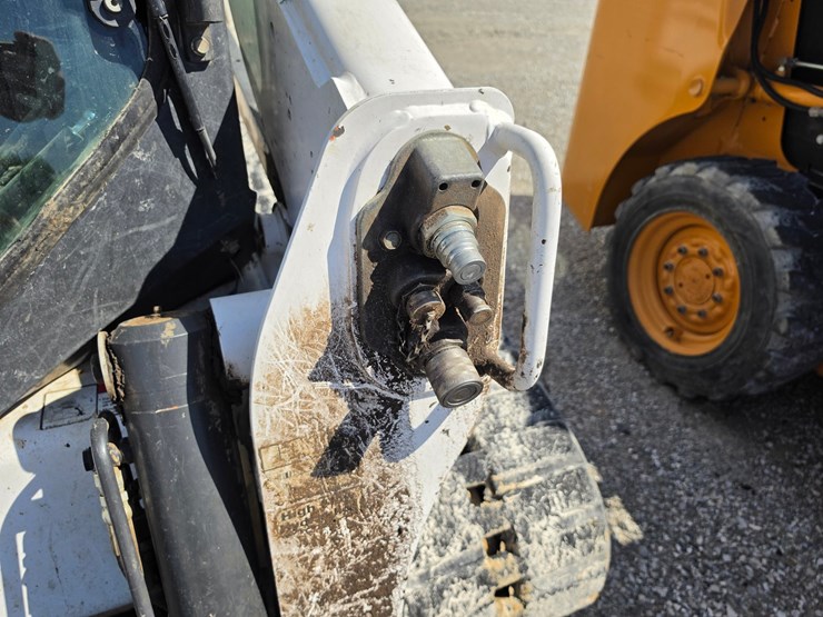 2013-bobcat-t650-image-6
