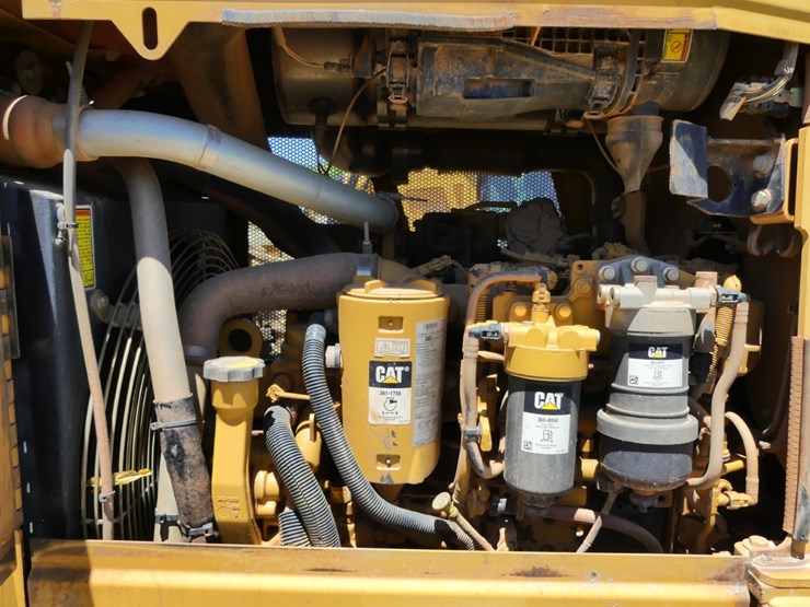 2015-caterpillar-d3k2-image-11