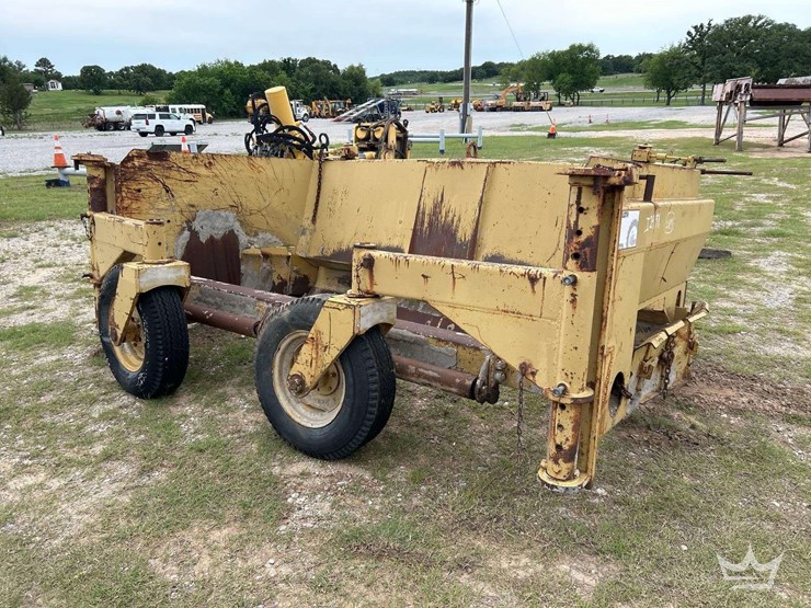 t/a-aggregate-spreader-box-wheel-loader-attachment-image-1