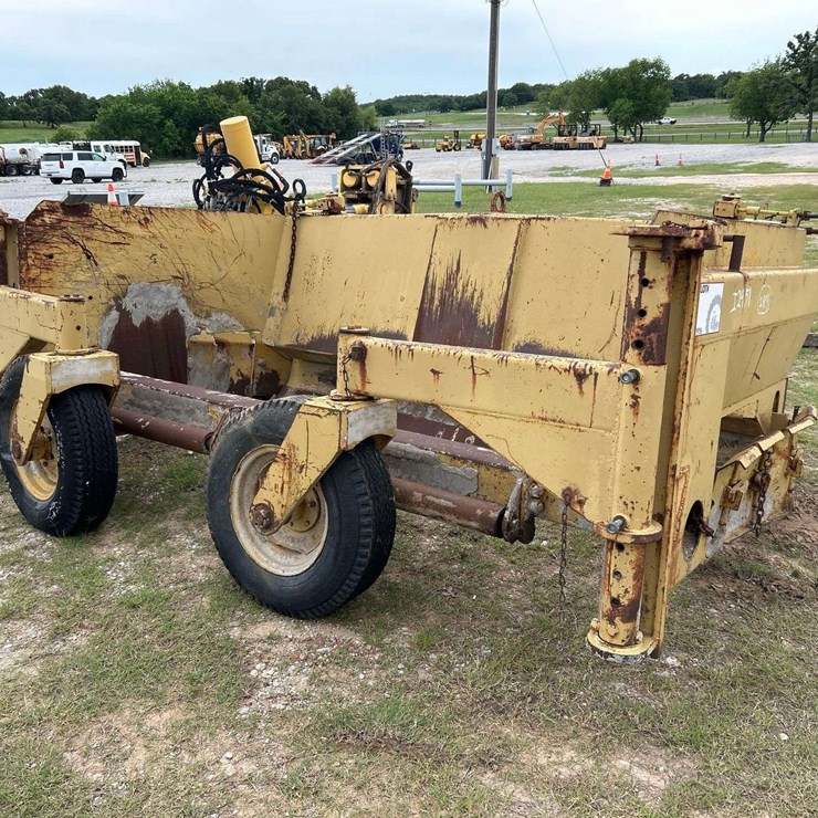 T/A Aggregate Spreader Box Wheel Loader Attachment