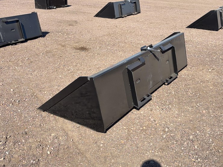 qt-bucket-with-blade-image-4