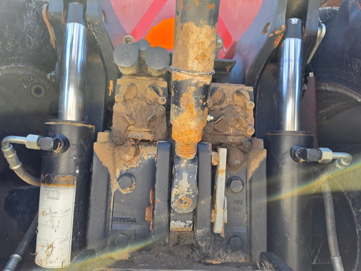 case-ih-mx240-image-15