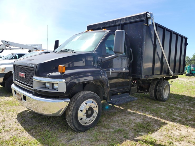 2005-gmc-c5500-image-2