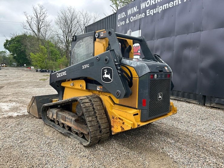 2021-deere-331g-image-2