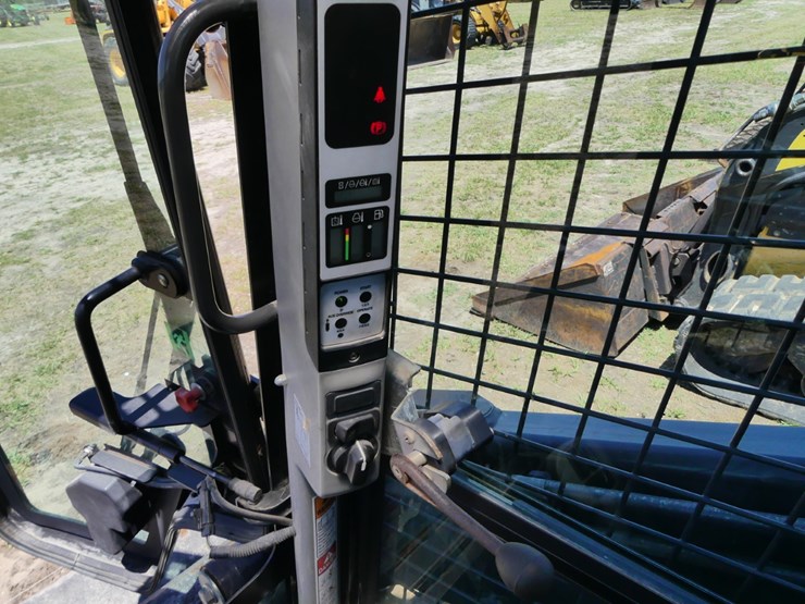 new-holland-c232-image-16