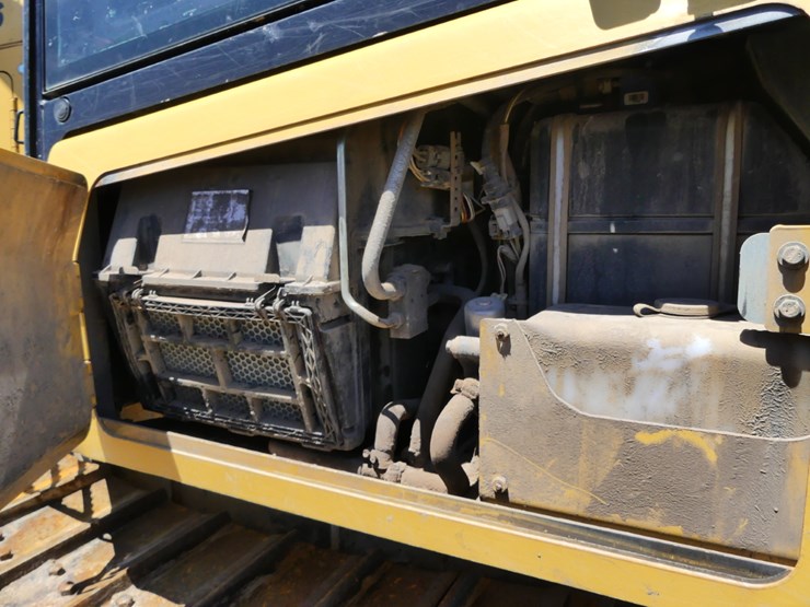2016-caterpillar-d5k2-image-9