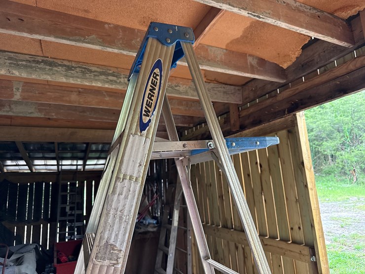 #62-•-werner-8’-step-ladder-and-wooden-ladder-image-3