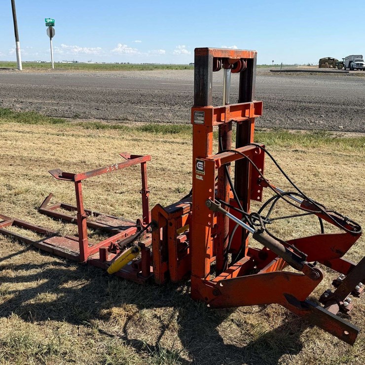 Edwards Forklift Attachment with Bin Dumper - Othello, WA