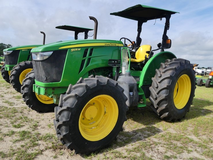 2023-john-deere-5105m-image-2