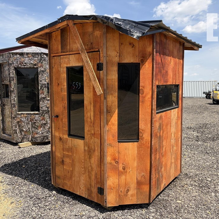 HUNTING BLIND