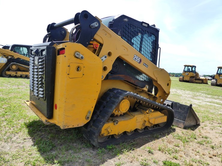 2024-caterpillar-255-image-3