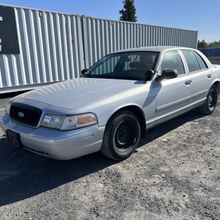 2001 Ford Crown Victoria Sedan