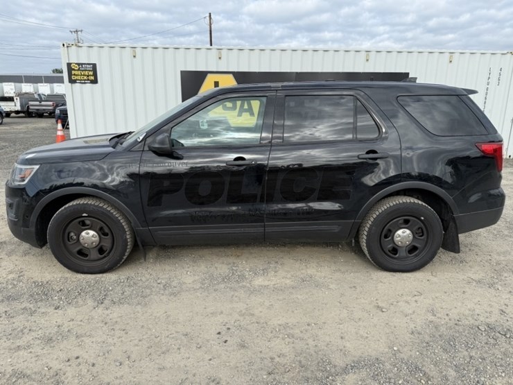 2017-ford-explorer-image-7