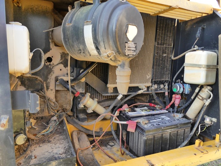 2006-deere-160c-lc-image-11