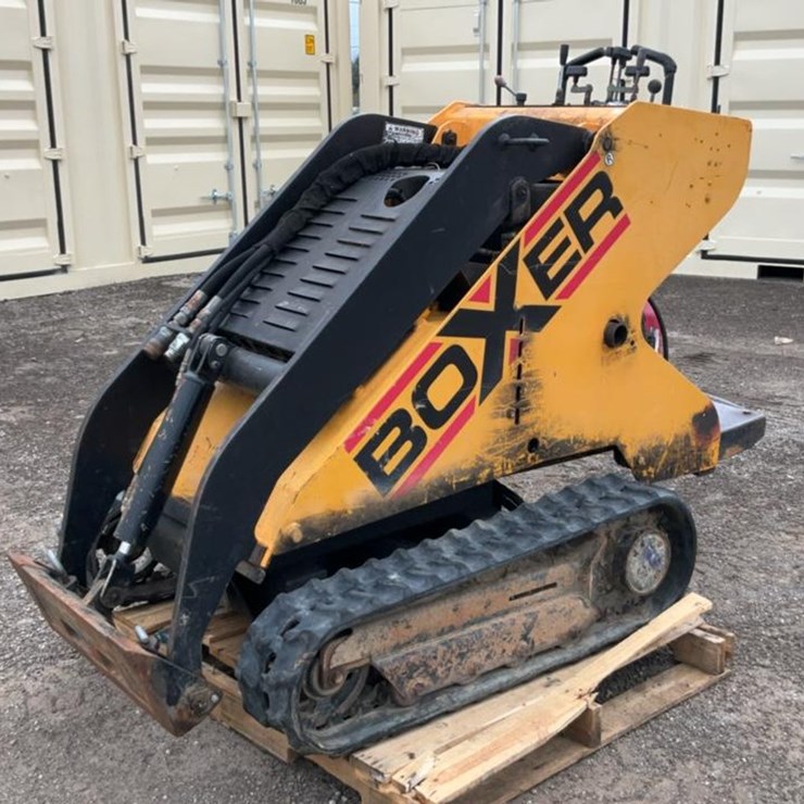 #1050 • Boxer Mini Skid Steer Loader