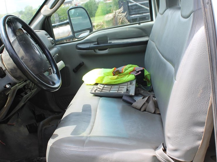 2006-ford-f550-image-9