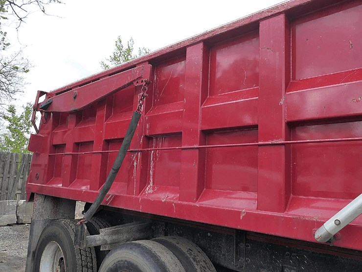2017-mack-granite-gu713-image-29