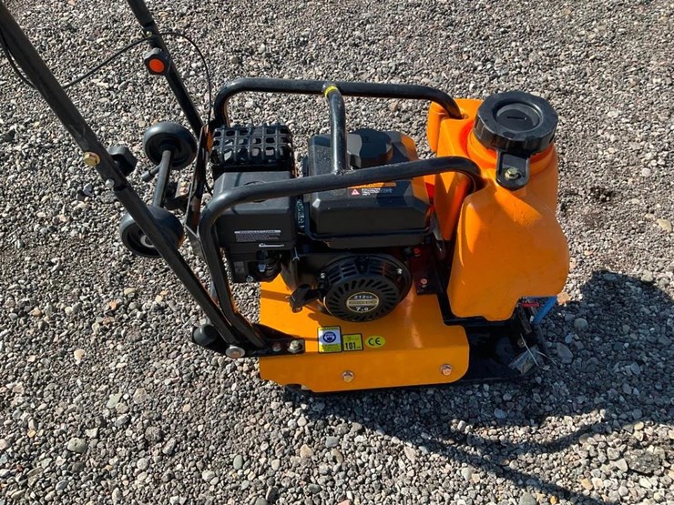 #4086-•-unused-future-plate-compactor-image-2
