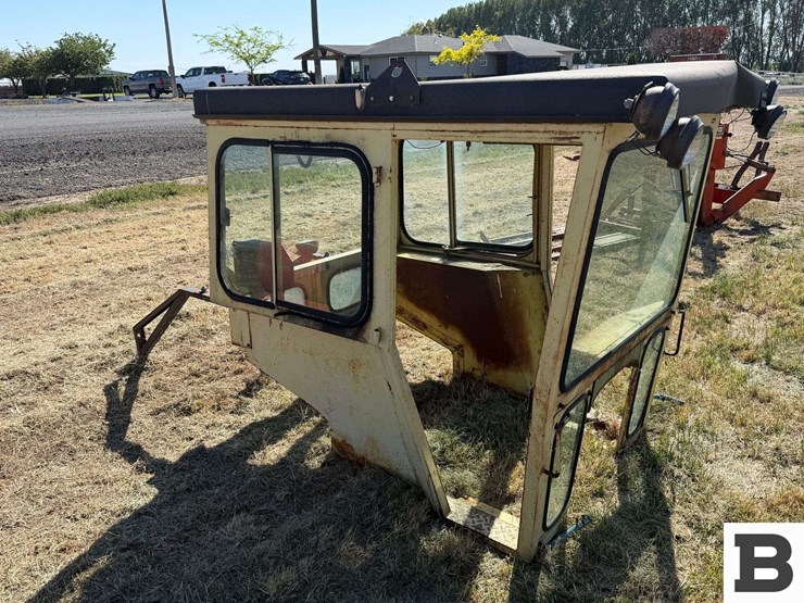 custom-100-tractor-cab---othello,-wa-image-3