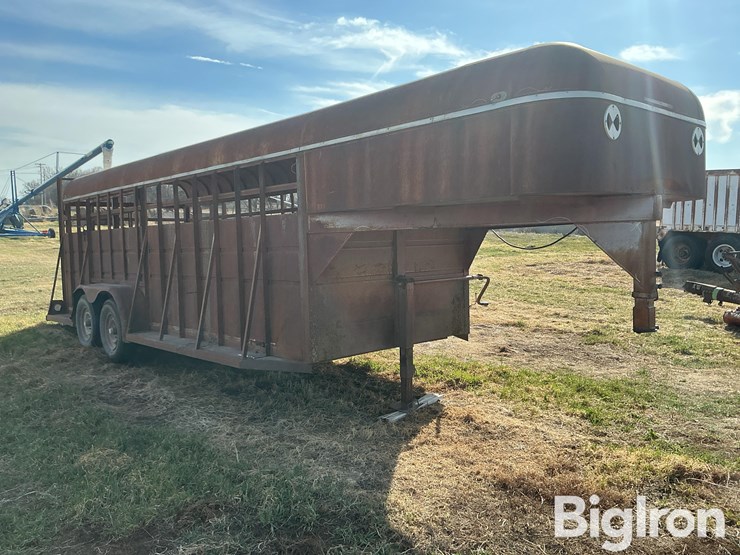1986-s-&-s-t/a-livestock-trailer-image-3