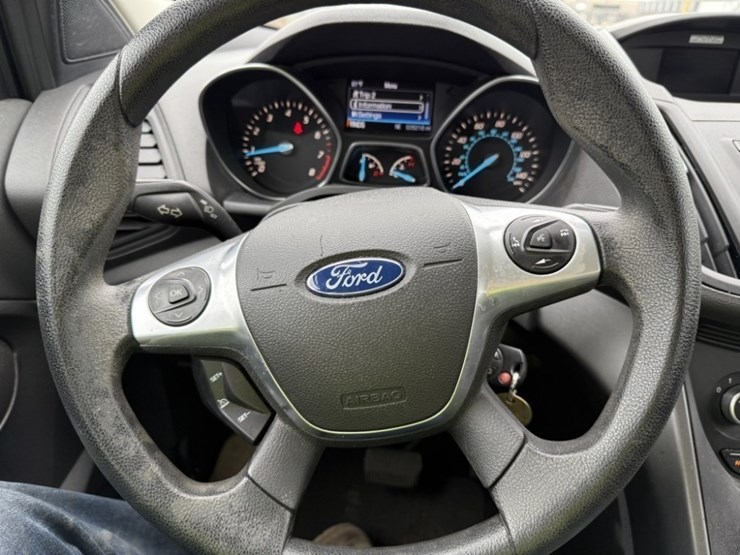 2016-ford-escape-image-29