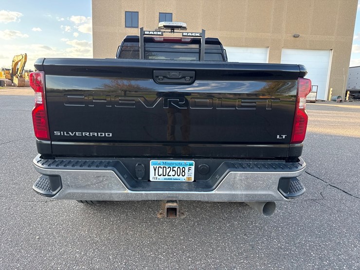 2022-chevrolet-3500-image-4