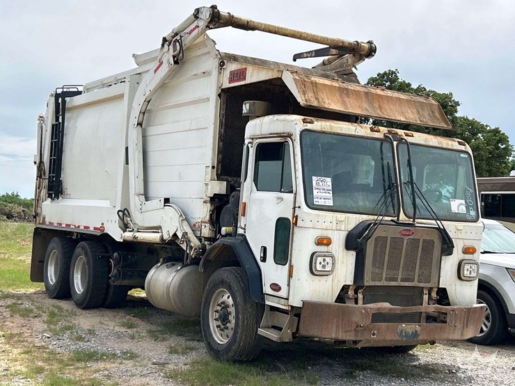 2020-peterbilt-520-image-4