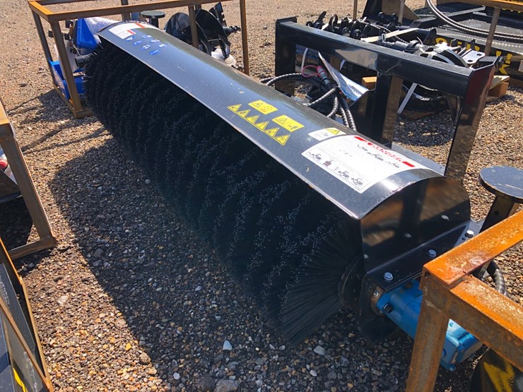 #99-•-ss-72”-angle-broom-sweeper-image-2