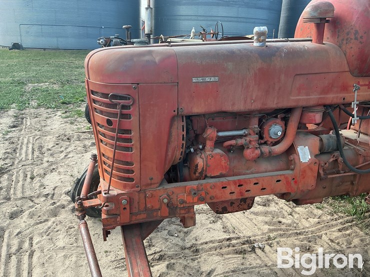 1955-farmall-400-2wd-tractor-image-14