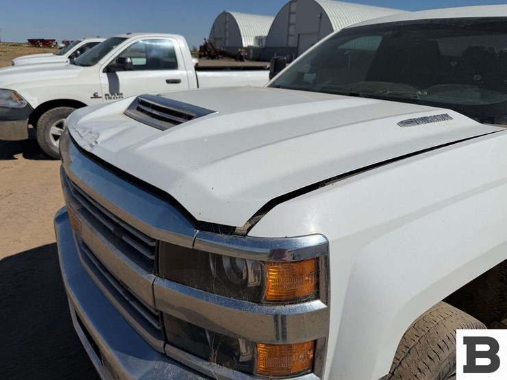2017-chevrolet-silverado-3500-image-7