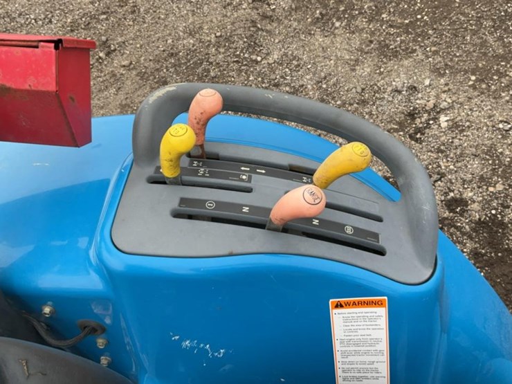 #2400-•-new-holland-tc25s-diesel-tractor-image-36