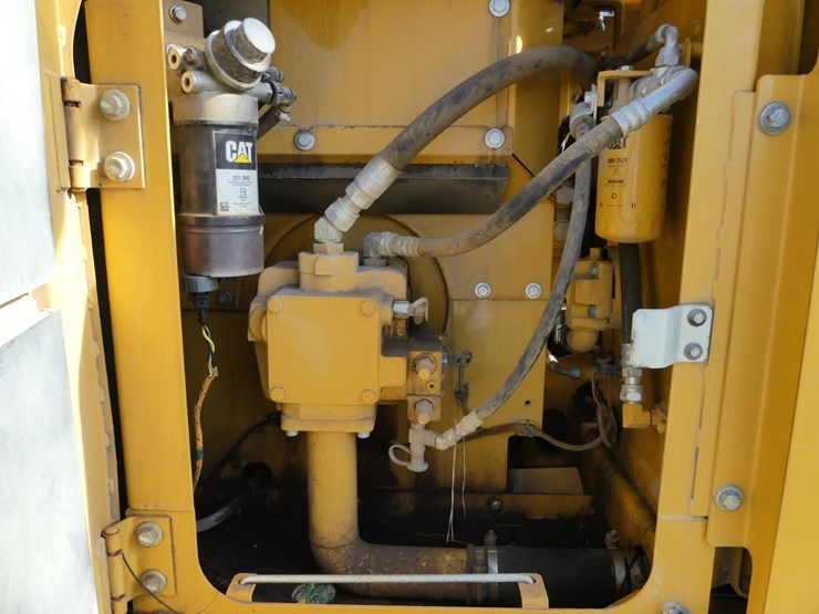 2016-caterpillar-312f-image-12