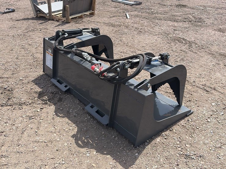 unused-2026-wolverine-gb-11-72w-skid-steer-grapple-bucket-image-3