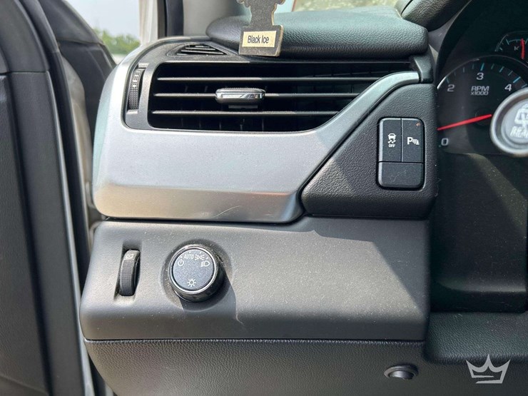 2020-chevrolet-tahoe-image-17