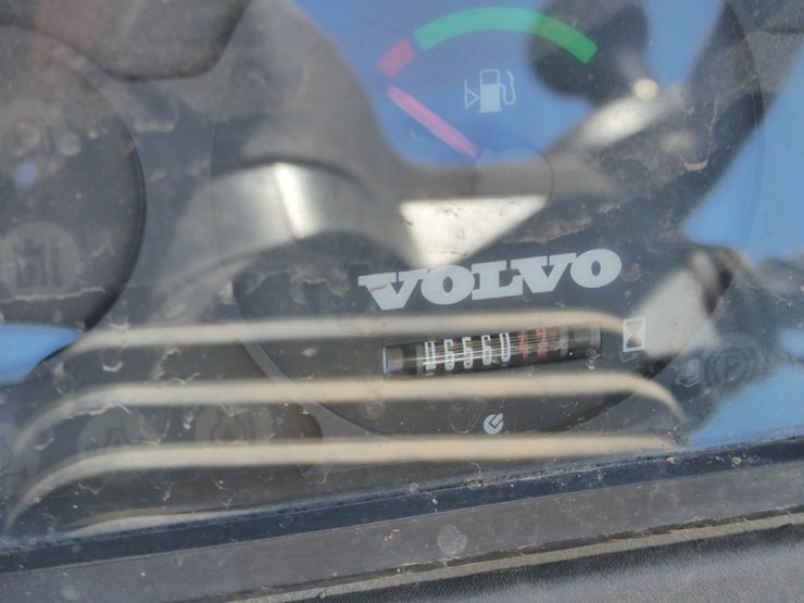 2014-volvo-l20f-image-13