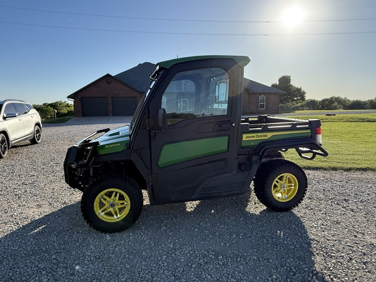 2024-john-deere-gator-image-7